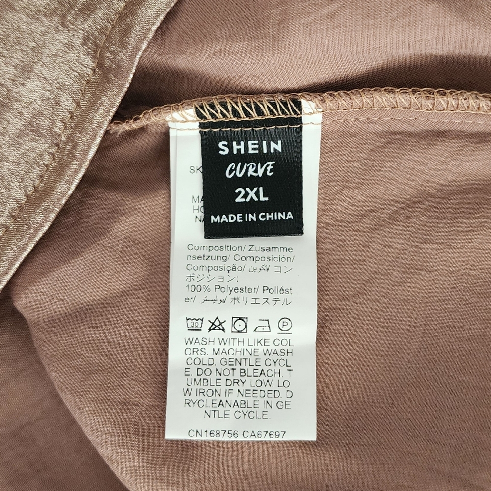 Shein Halter Curve Draped Back Foil Sleeveless Top Gold Plus Size 2X - Picture 12 of 12